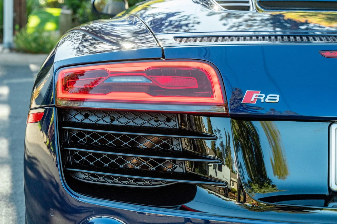2014 Audi 42 R8 - Image 28 of 31