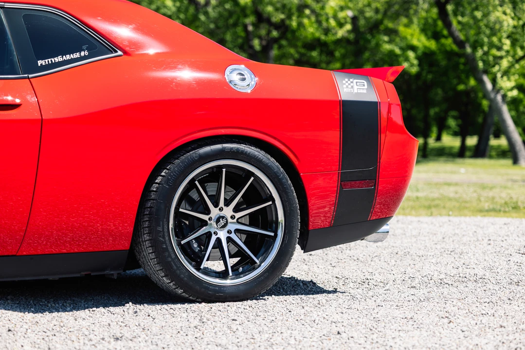 2014 Dodge Challenger SRT8 & 392 3rd Gen - Image 29 of 31