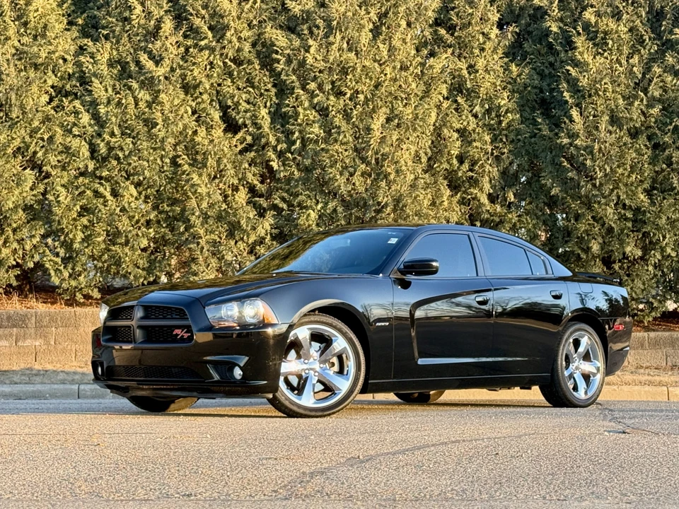 2014 Dodge Charger 7th Gen - Image 2 of 31