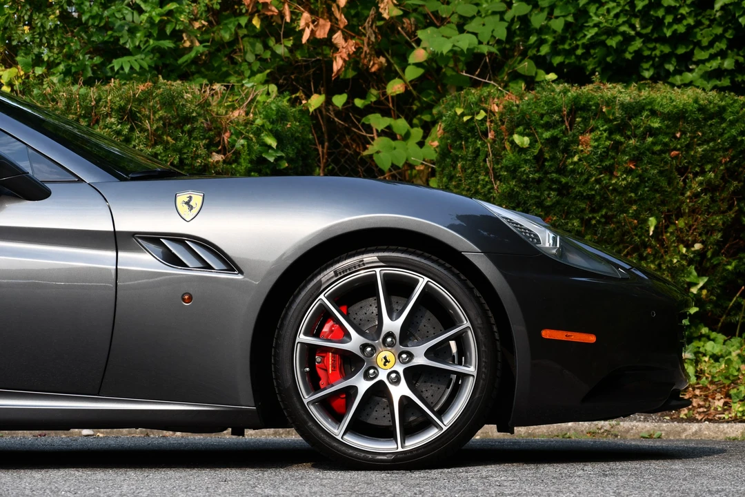 2014 Ferrari California - Image 29 of 31