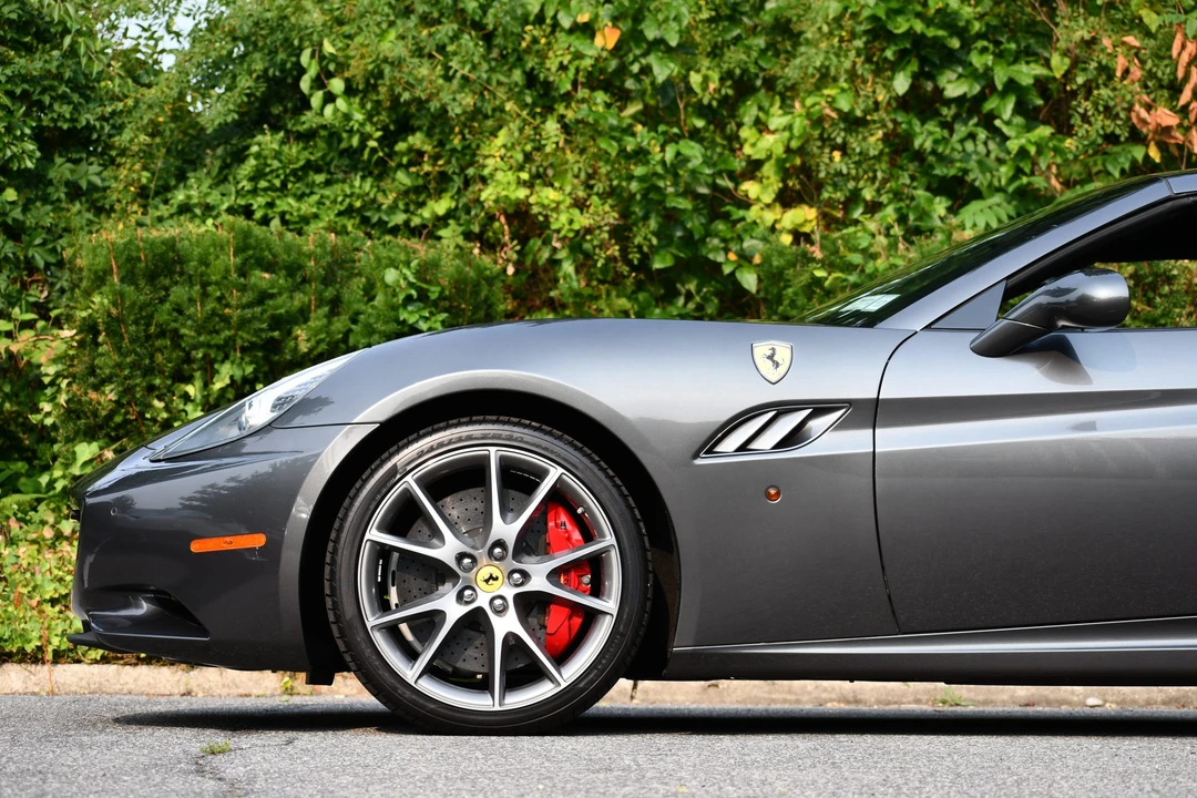 2014 Ferrari California - Image 26 of 31