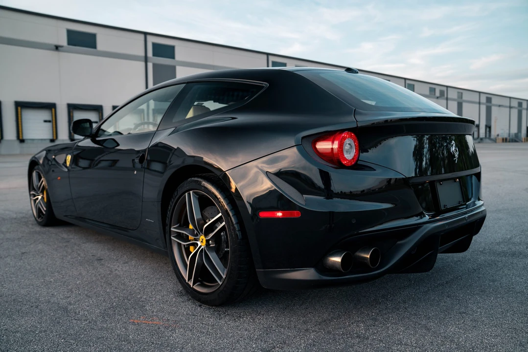 2014 Ferrari FF - Image 15 of 31