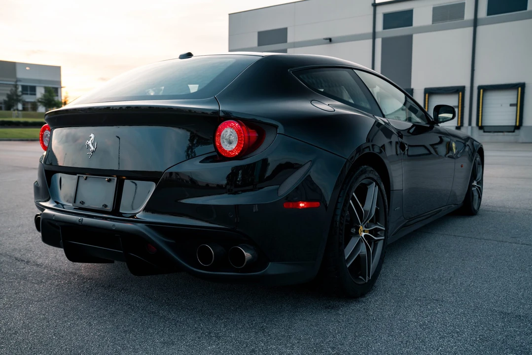2014 Ferrari FF - Image 12 of 31