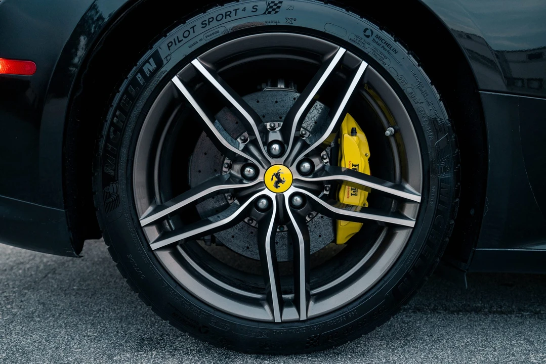 2014 Ferrari FF - Image 26 of 31