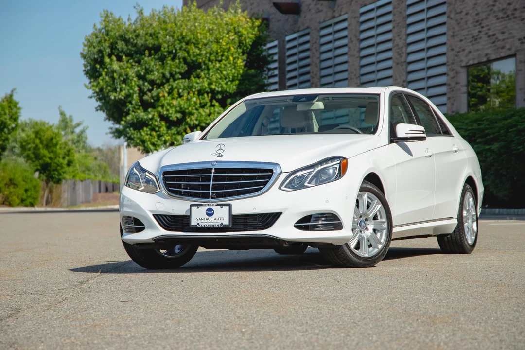 2014 Mercedes-Benz W212 E-Class - Image 2 of 31