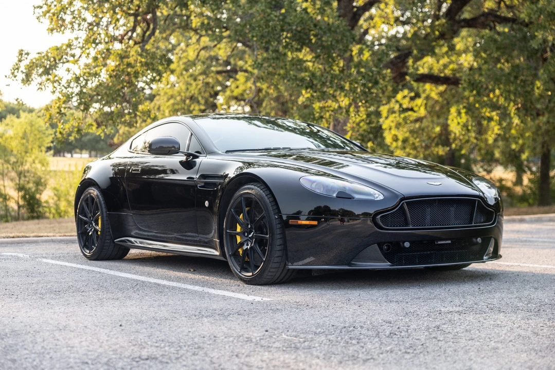 2015 Aston Martin V12 Vantage (2010-2018) - Image 9 of 31