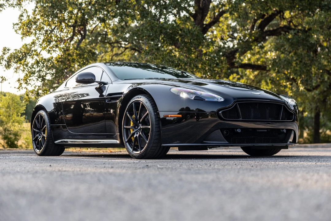 2015 Aston Martin V12 Vantage (2010-2018) - Image 8 of 31