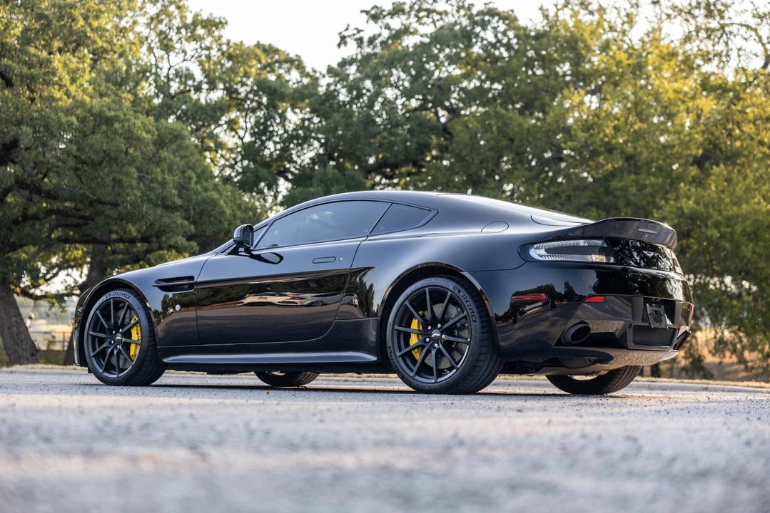 2015 Aston Martin V12 Vantage (2010-2018) - Image 19 of 31
