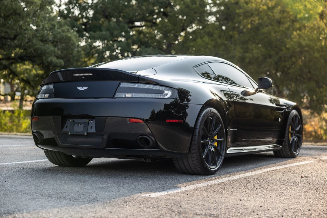 2015 Aston Martin V12 Vantage (2010-2018) - Image 13 of 31