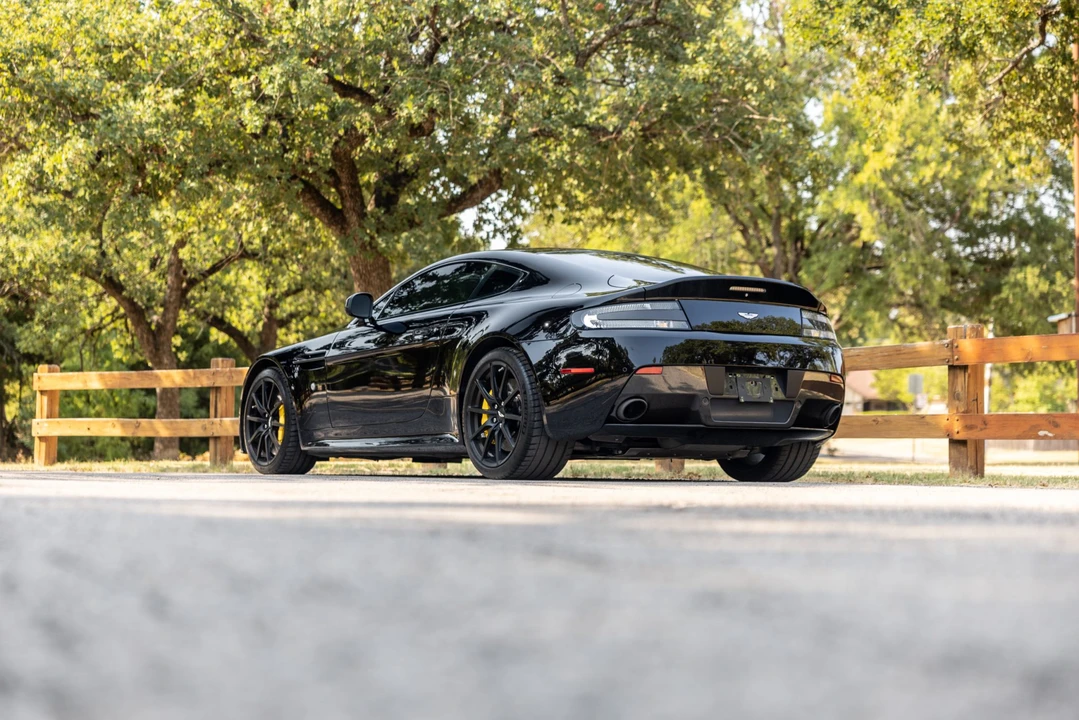 2015 Aston Martin V12 Vantage (2010-2018) - Image 18 of 31