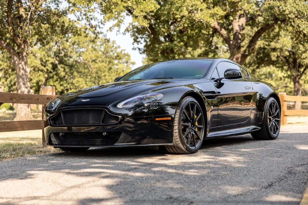 2015 Aston Martin V12 Vantage (2010-2018) - Image 4 of 31
