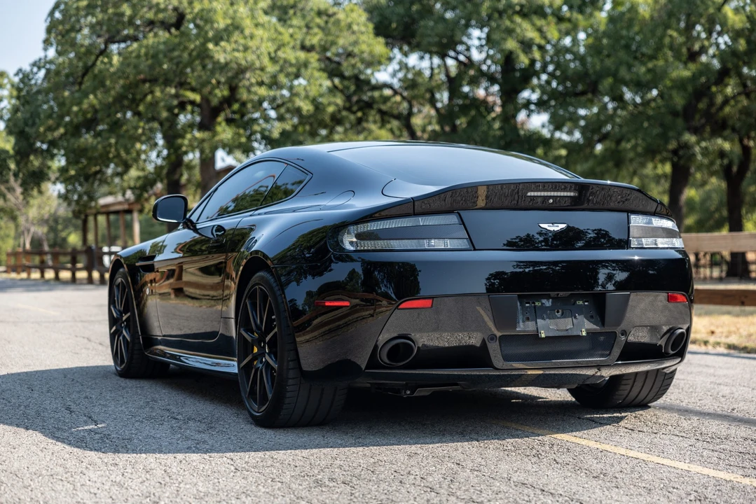 2015 Aston Martin V12 Vantage (2010-2018) - Image 17 of 31