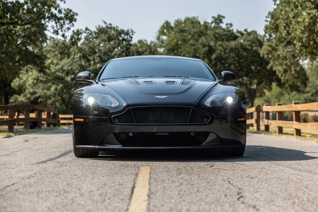2015 Aston Martin V12 Vantage (2010-2018) - Image 6 of 31