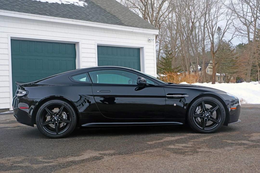 2015 Aston Martin V8 Vantage (2006-2017) - Image 17 of 31