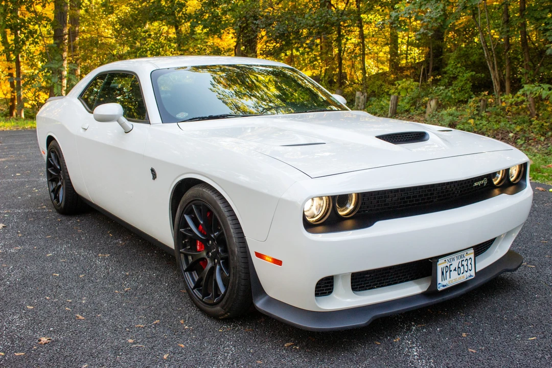 2015 Dodge Challenger SRT Hellcat 3rd Gen - Image 4 of 31