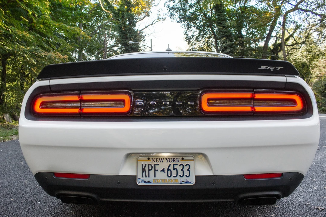 2015 Dodge Challenger SRT Hellcat 3rd Gen - Image 8 of 31