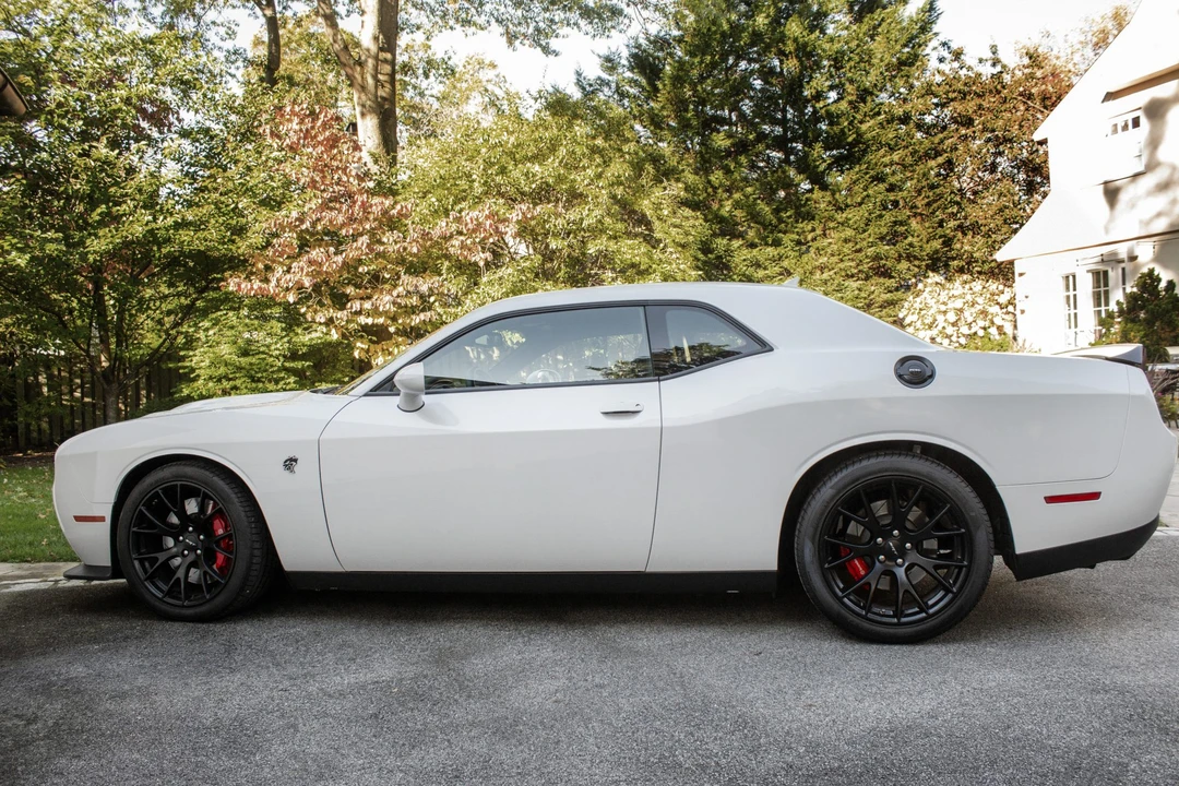 2015 Dodge Challenger SRT Hellcat 3rd Gen - Image 10 of 31