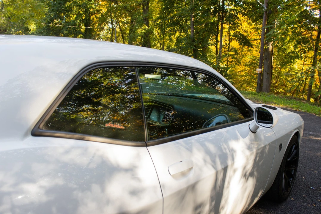 2015 Dodge Challenger SRT Hellcat 3rd Gen - Image 27 of 31