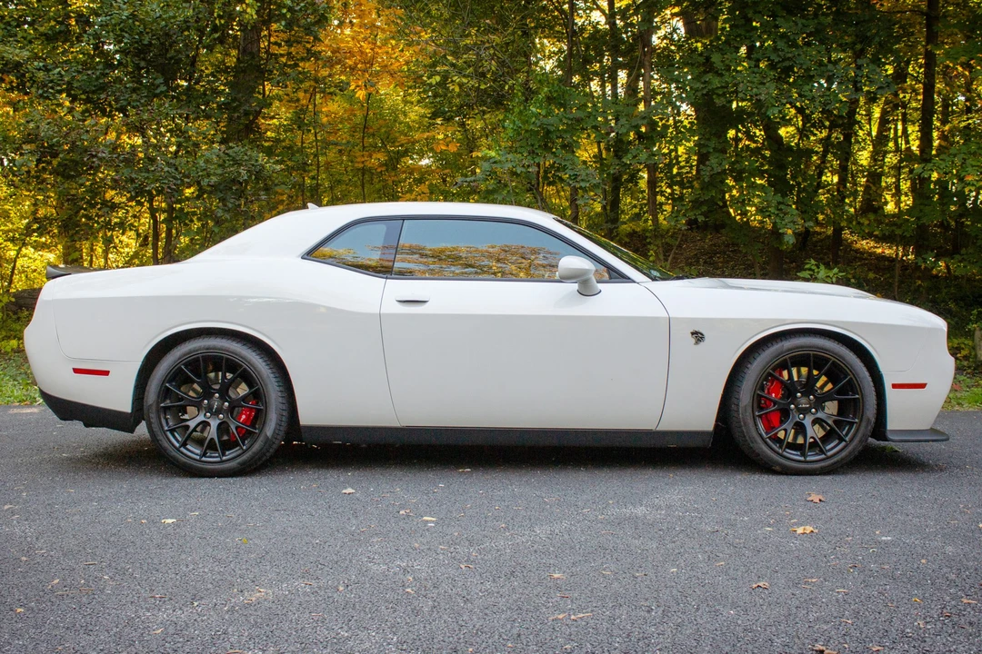 2015 Dodge Challenger SRT Hellcat 3rd Gen - Image 5 of 31