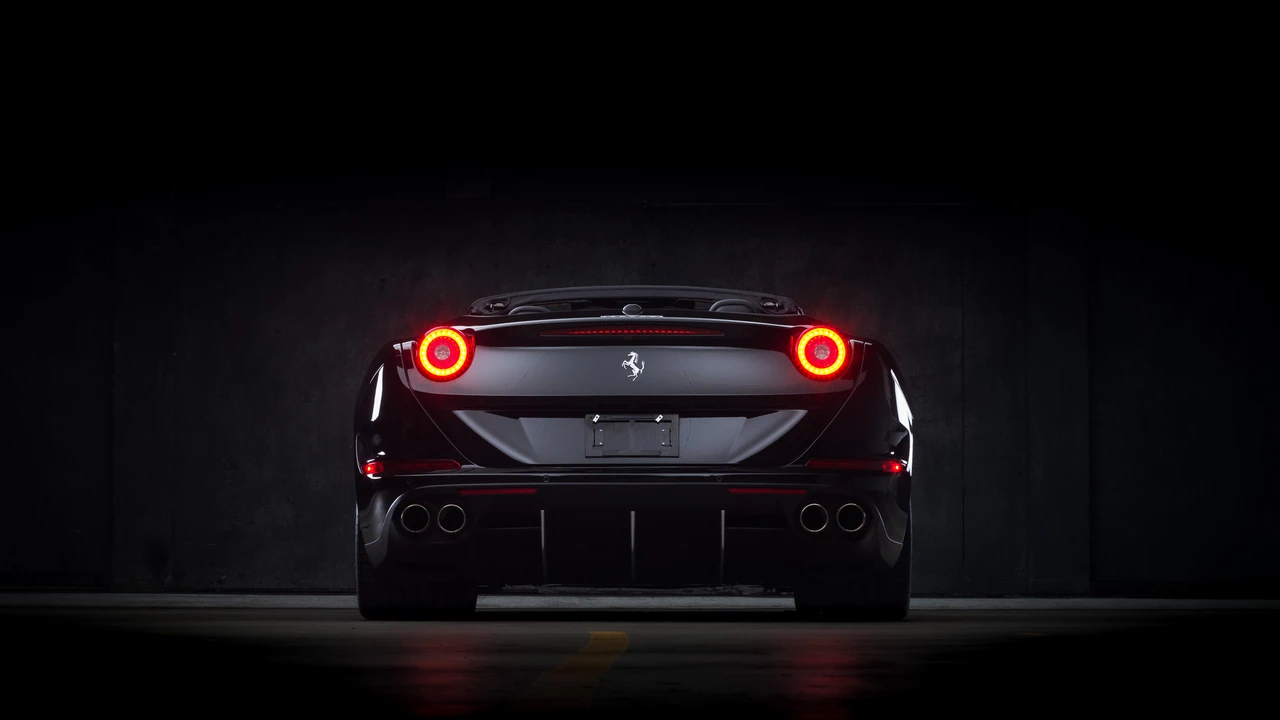 2015 Ferrari California T - Image 10 of 31