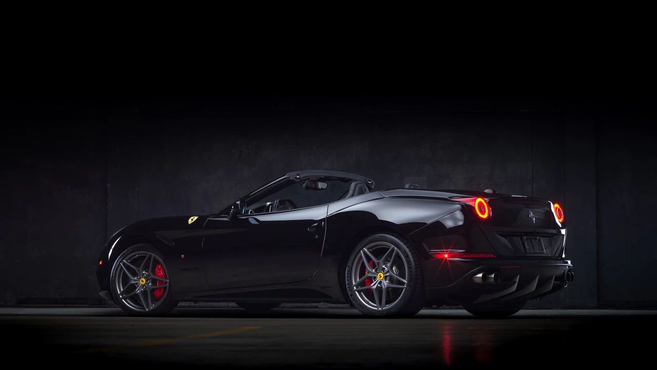 2015 Ferrari California T - Image 11 of 31