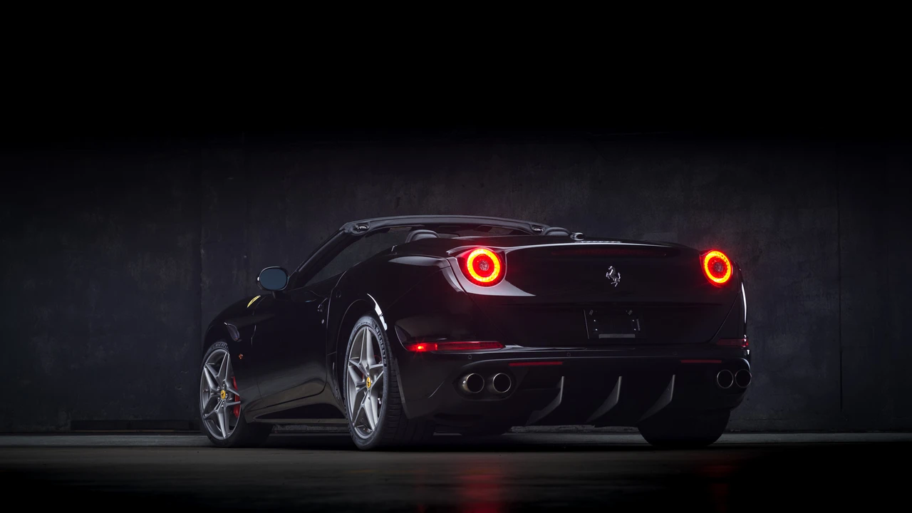 2015 Ferrari California T - Image 12 of 31
