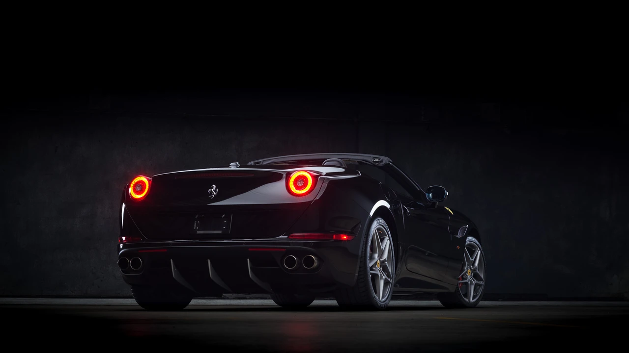 2015 Ferrari California T - Image 13 of 31