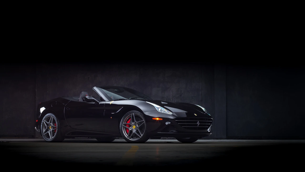 2015 Ferrari California T - Image 3 of 31