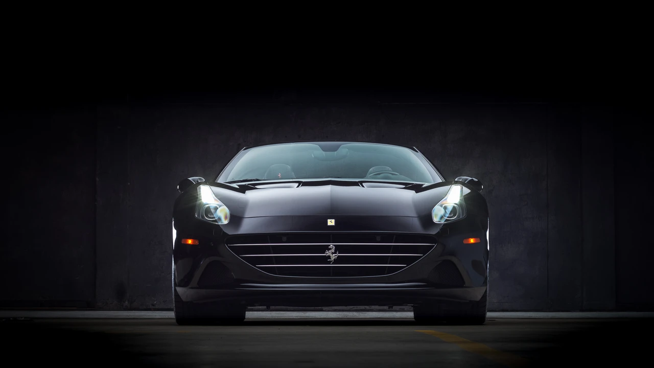 2015 Ferrari California T - Image 5 of 31