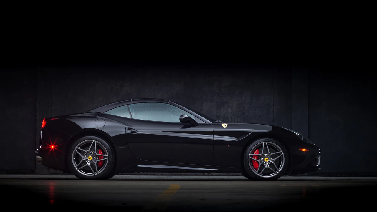 2015 Ferrari California T - Image 6 of 31