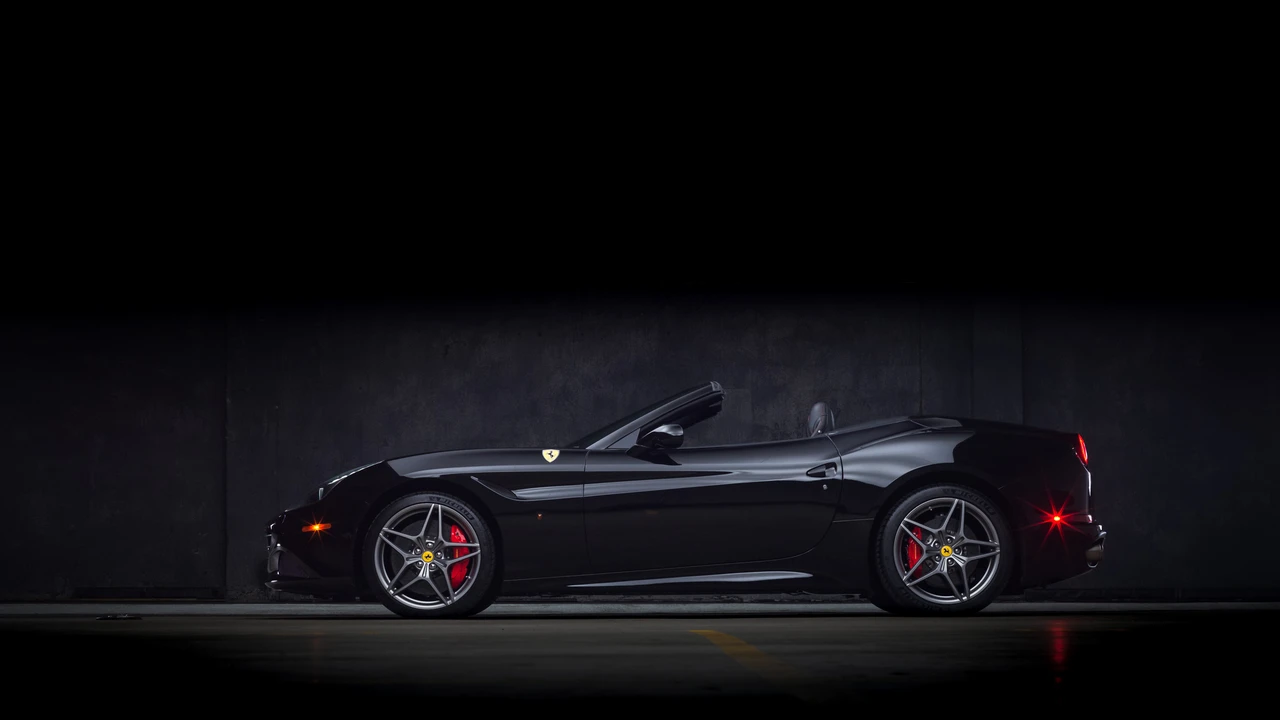 2015 Ferrari California T - Image 9 of 31