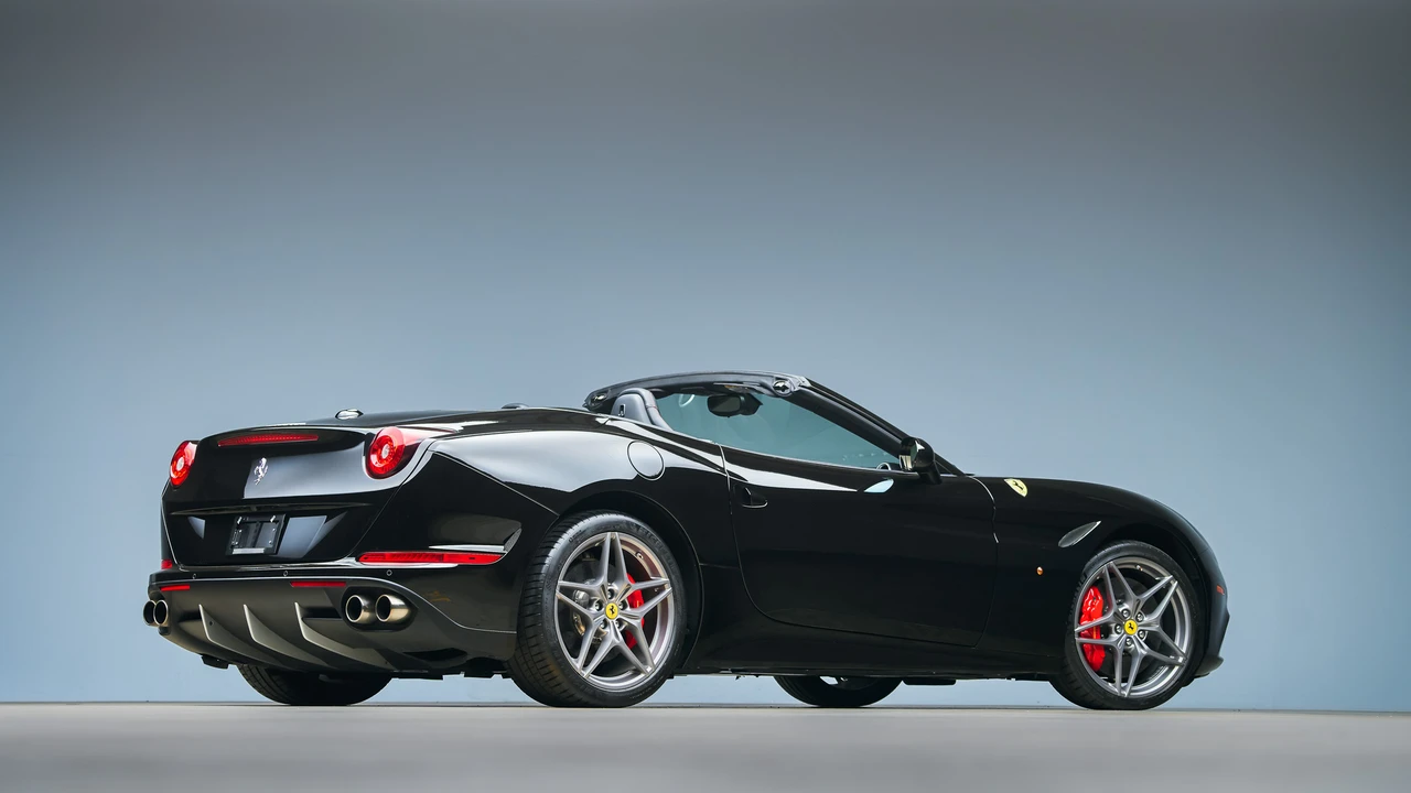 2015 Ferrari California T - Image 27 of 31
