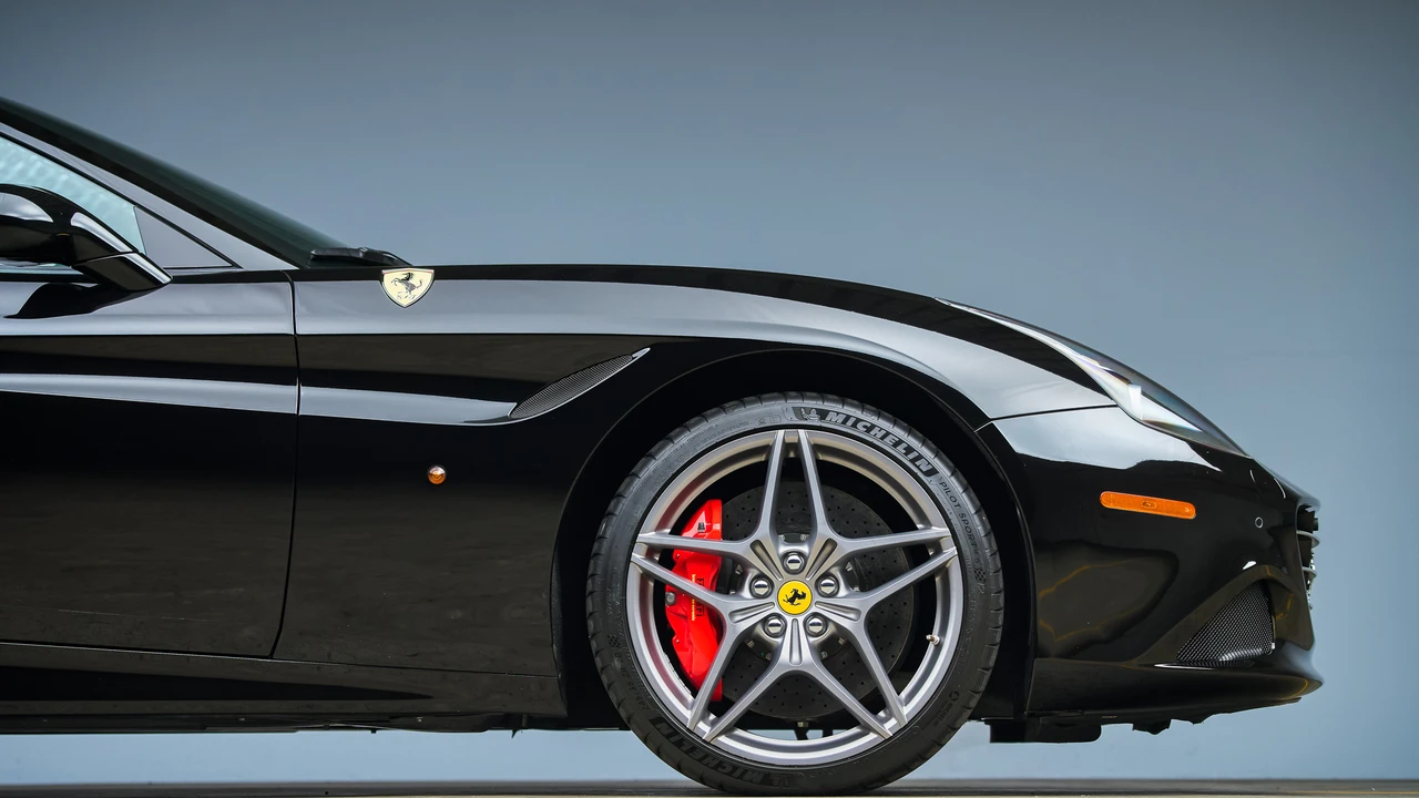 2015 Ferrari California T - Image 31 of 31