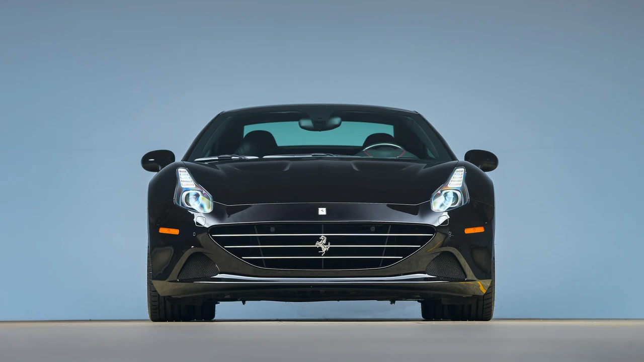 2015 Ferrari California T - Image 20 of 31