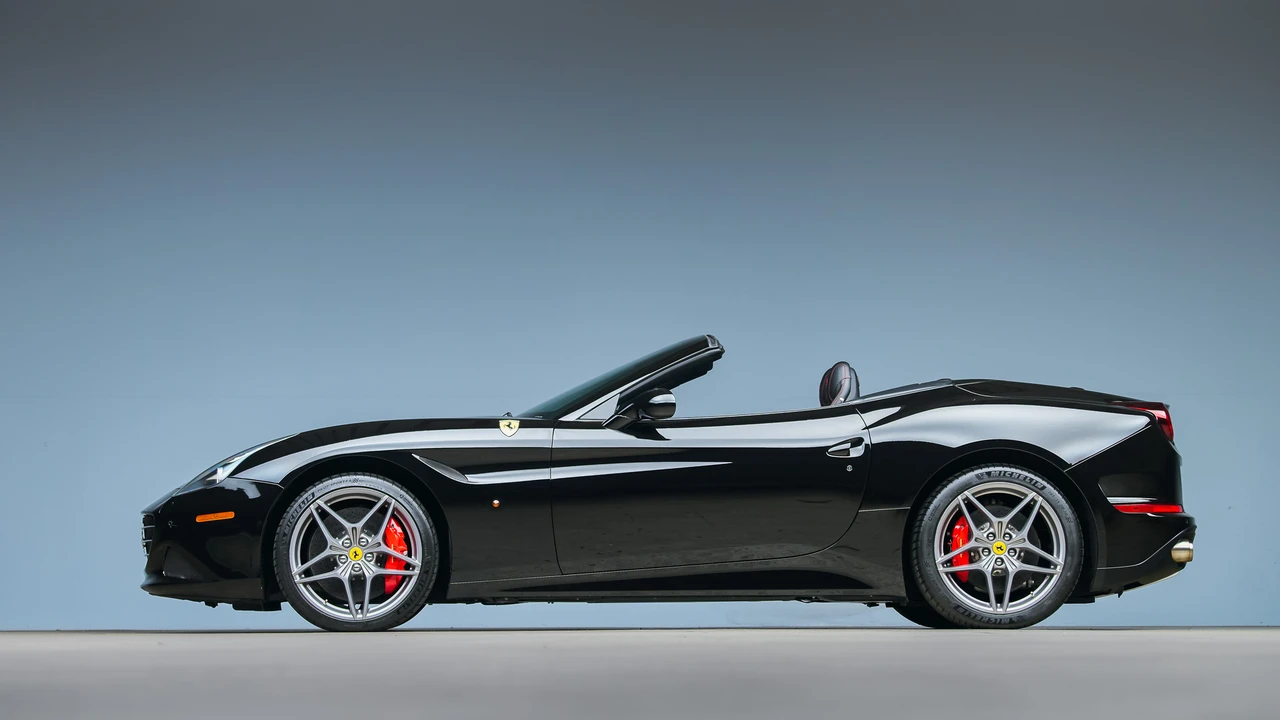2015 Ferrari California T - Image 22 of 31