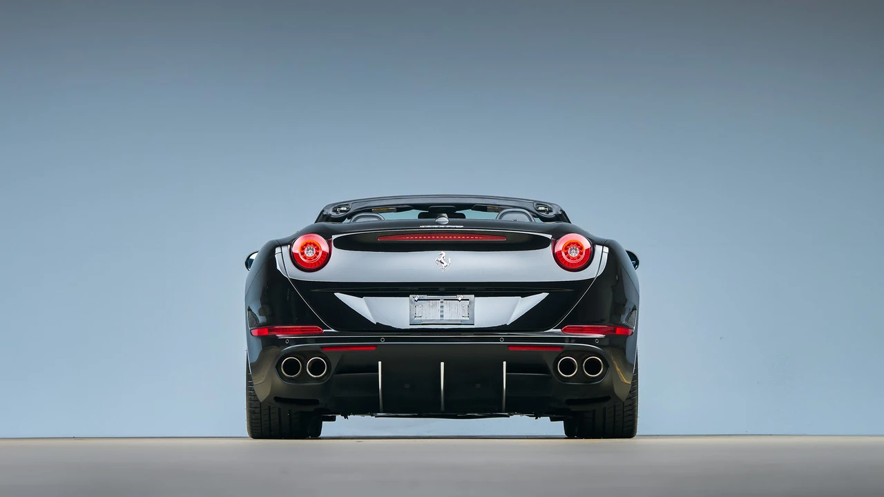 2015 Ferrari California T - Image 23 of 31