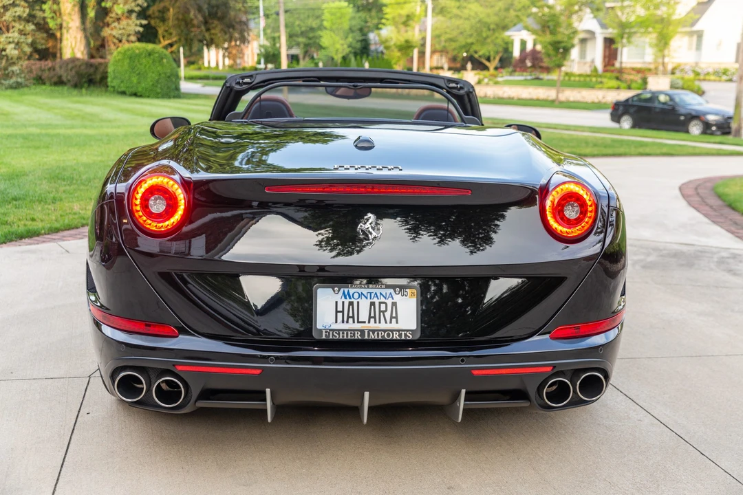 2015 Ferrari California T - Image 5 of 31