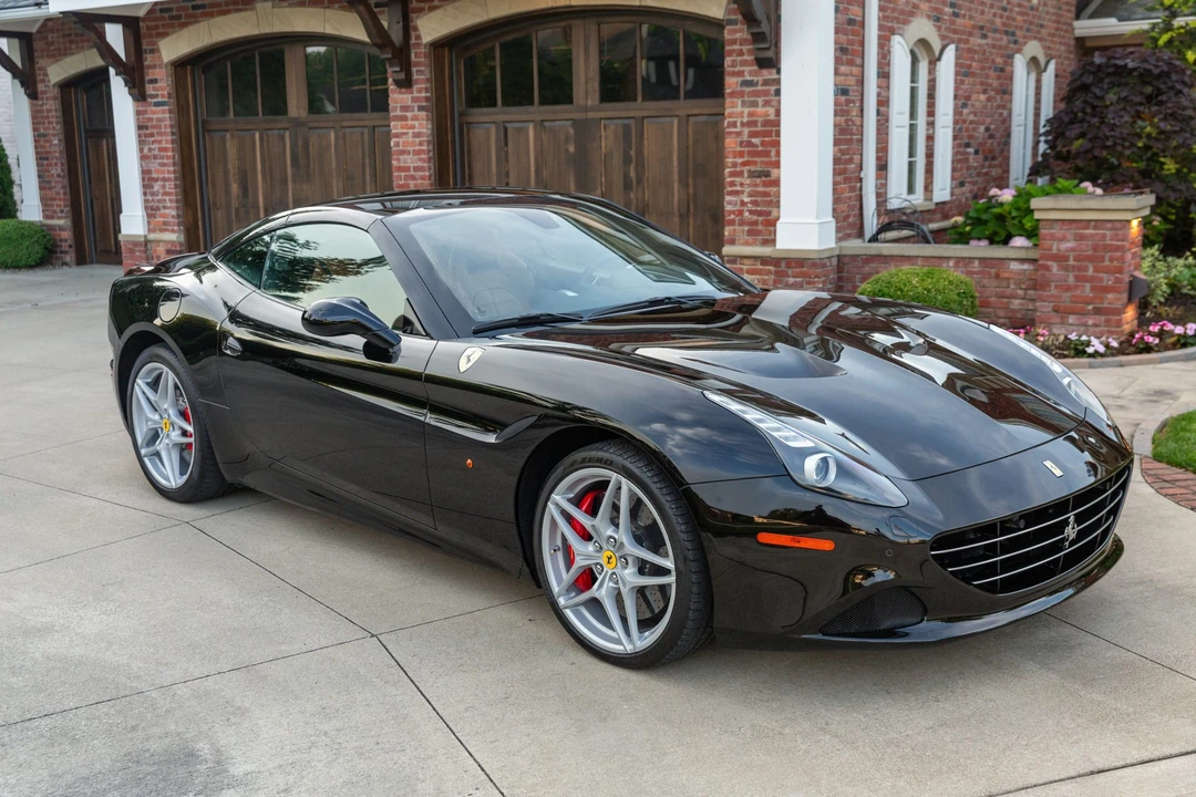 2015 Ferrari California T - Image 17 of 31