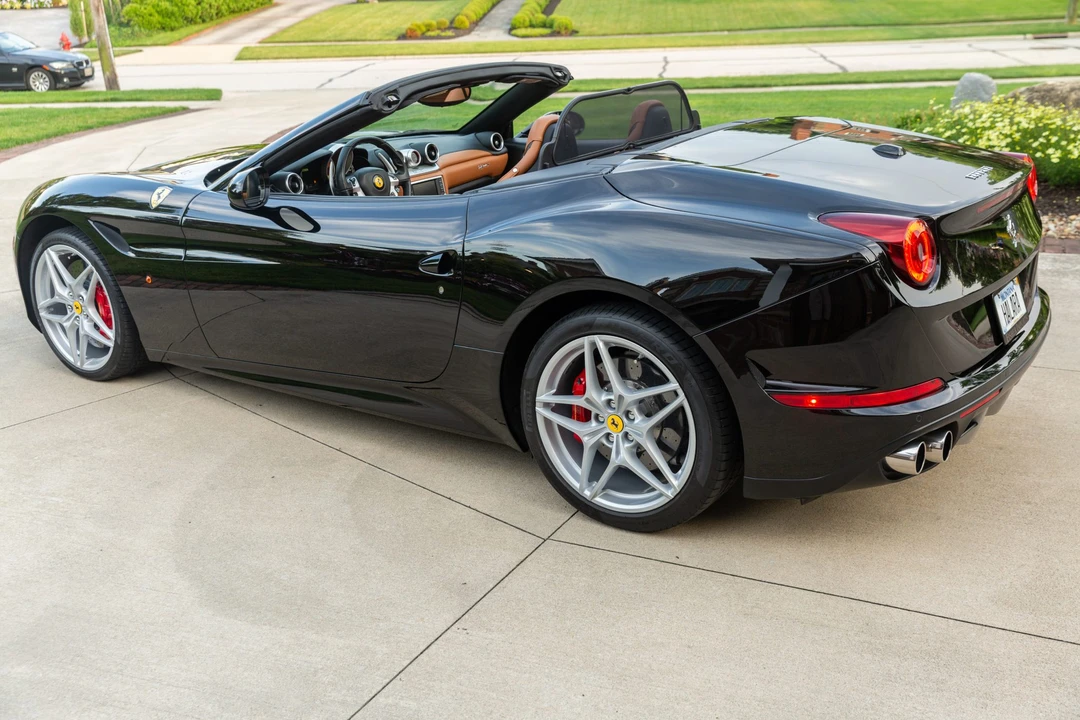 2015 Ferrari California T - Image 4 of 31