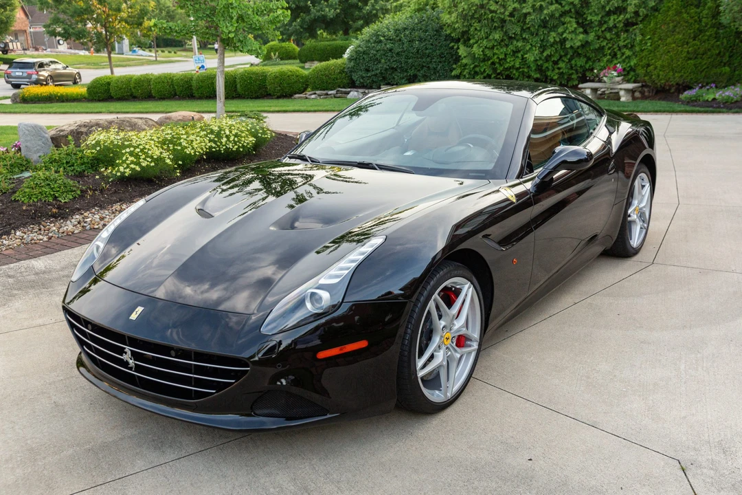 2015 Ferrari California T - Image 11 of 31