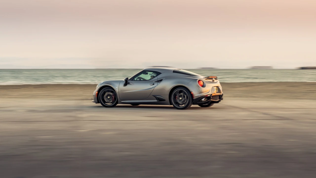 2016 Alfa Romeo 4C Coupe - Image 5 of 31