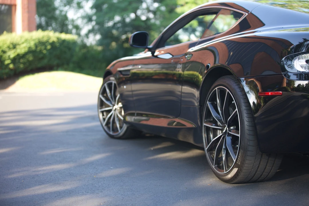 2016 Aston Martin DB9 - Image 30 of 31