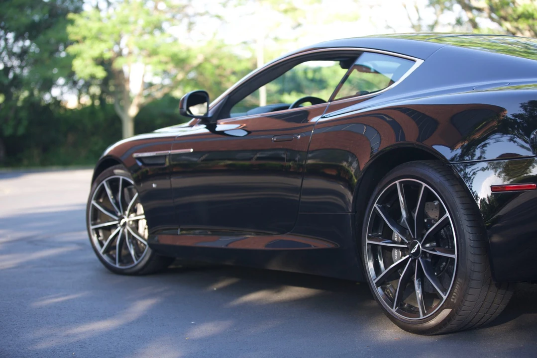 2016 Aston Martin DB9 - Image 31 of 31