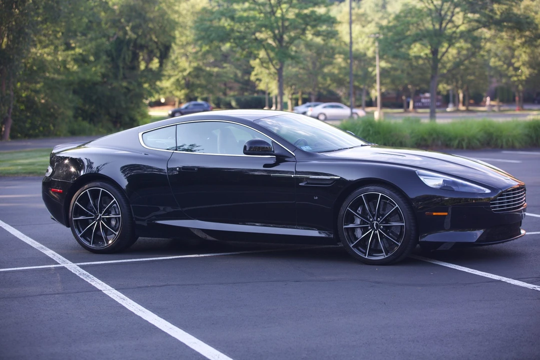 2016 Aston Martin DB9 - Image 18 of 31