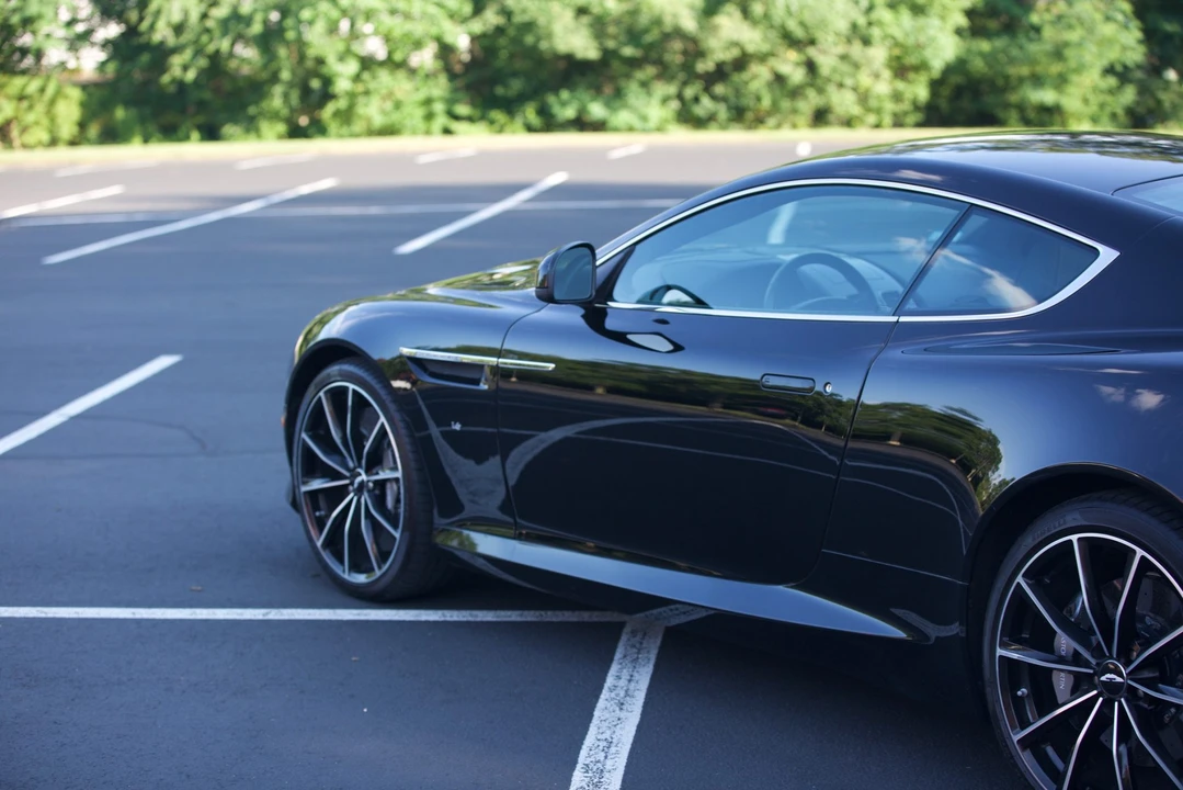 2016 Aston Martin DB9 - Image 29 of 31