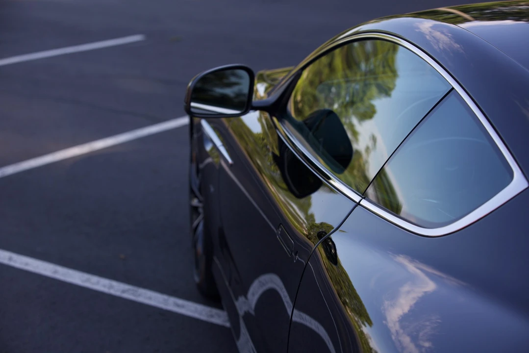 2016 Aston Martin DB9 - Image 28 of 31