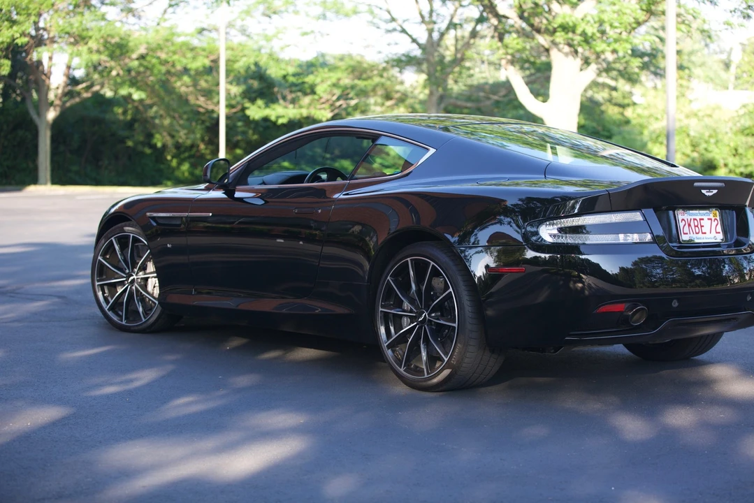 2016 Aston Martin DB9 - Image 9 of 31