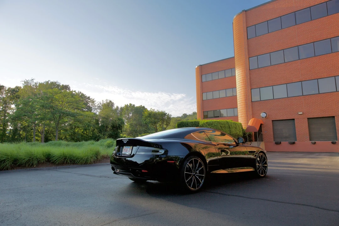 2016 Aston Martin DB9 - Image 14 of 31