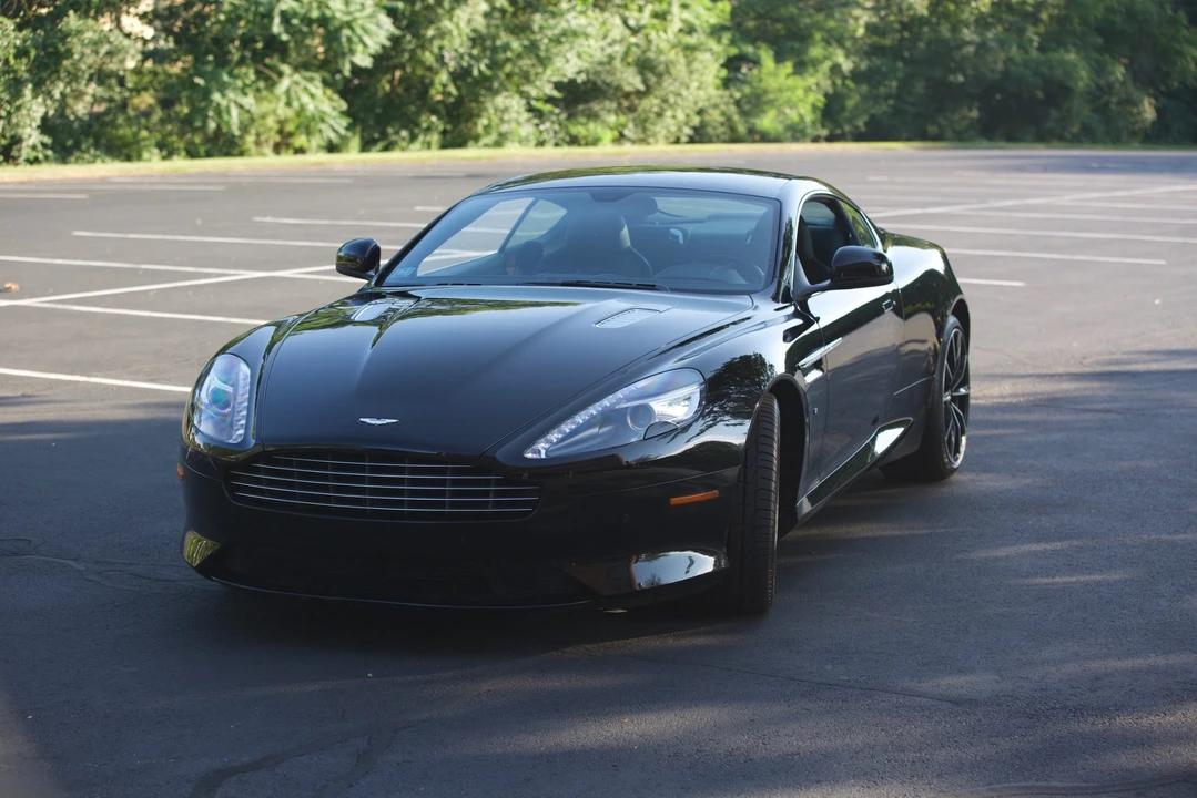 2016 Aston Martin DB9 - Image 2 of 31