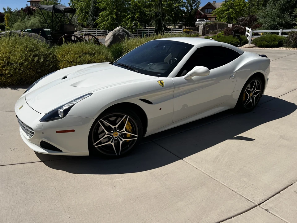 2016 Ferrari California T - Image 10 of 31